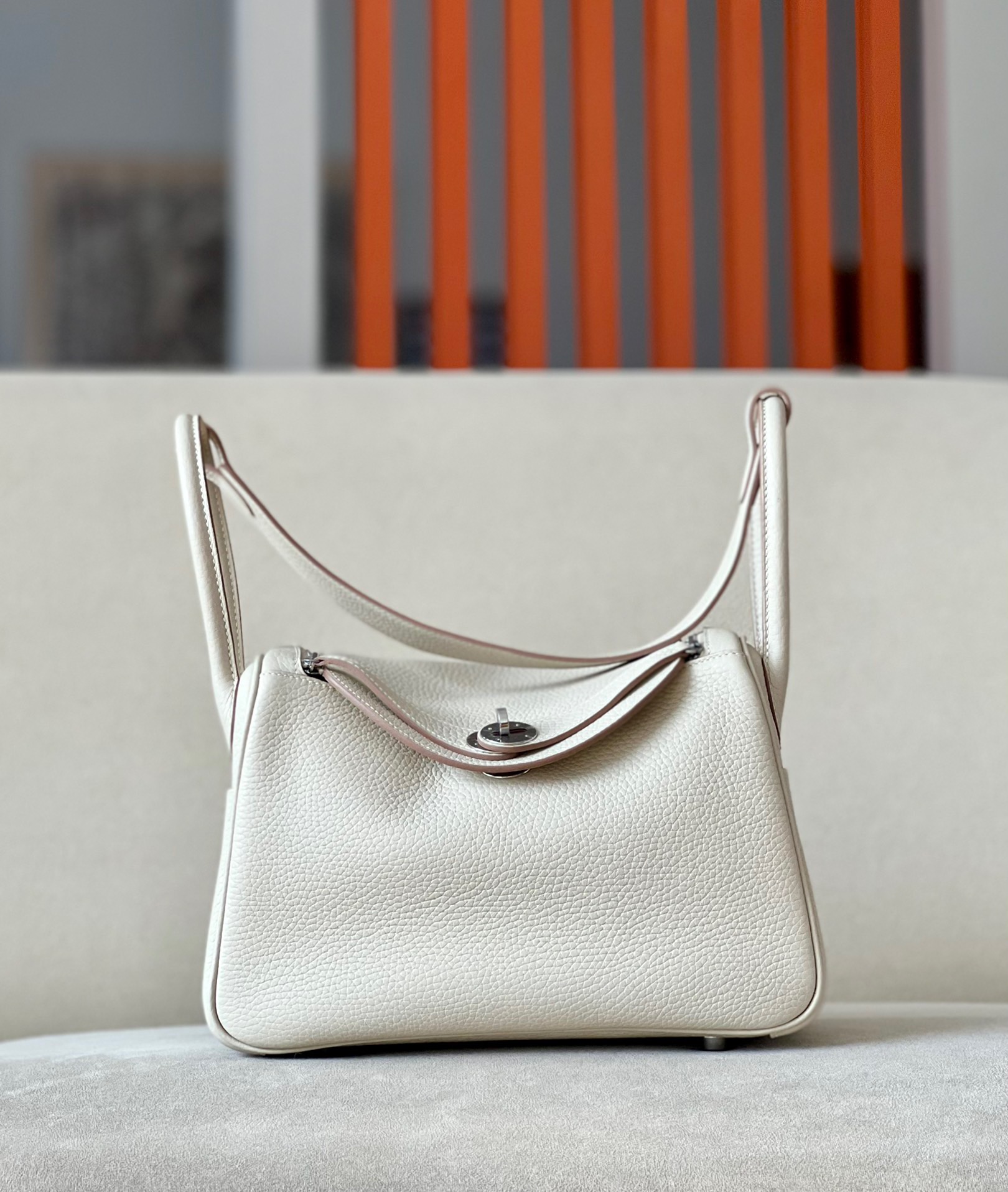 Hermes Lindy #10 Craie 19-26cm Togo