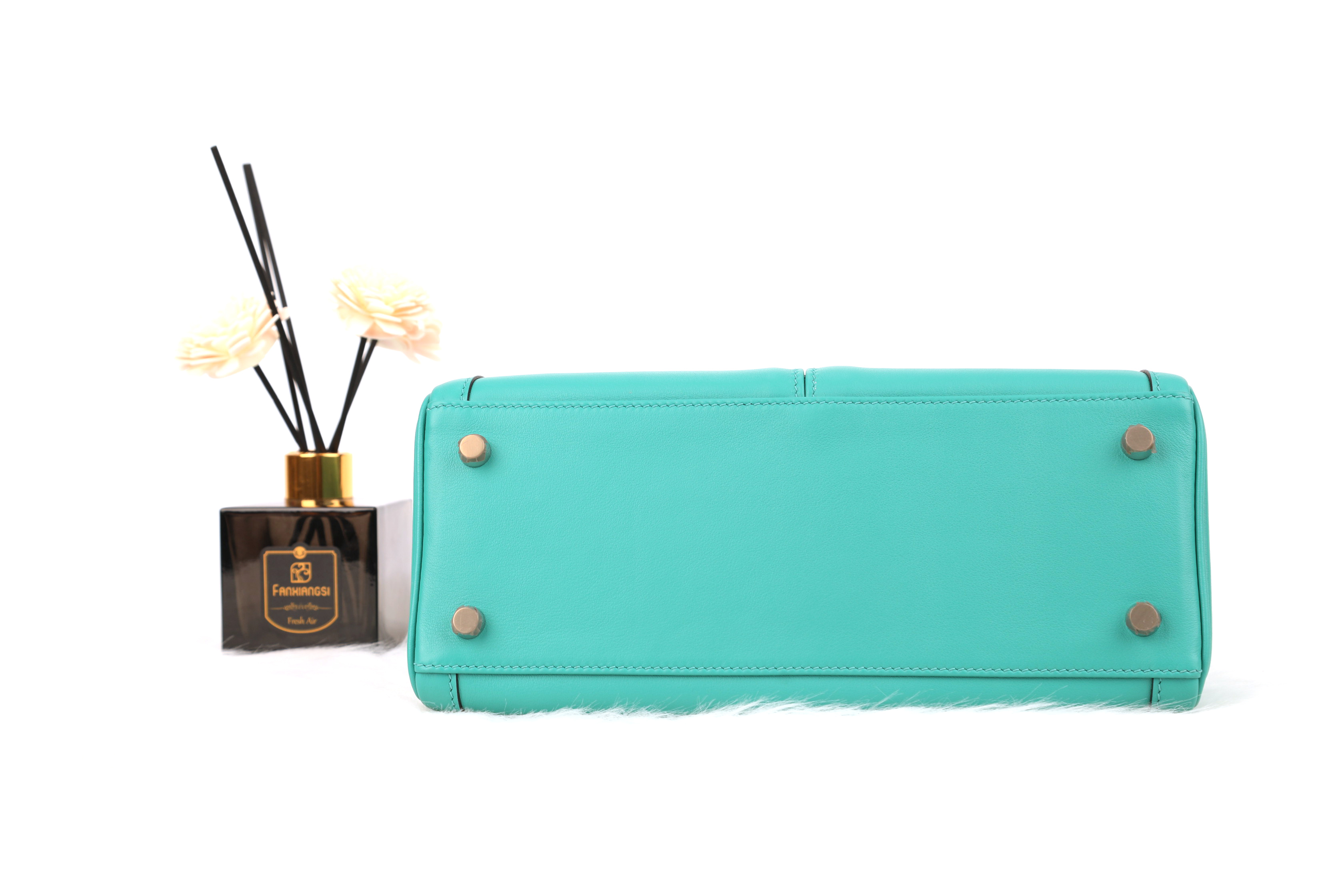 Hermes Lakis Kelly #7F Blue Izmir 28cm Swift