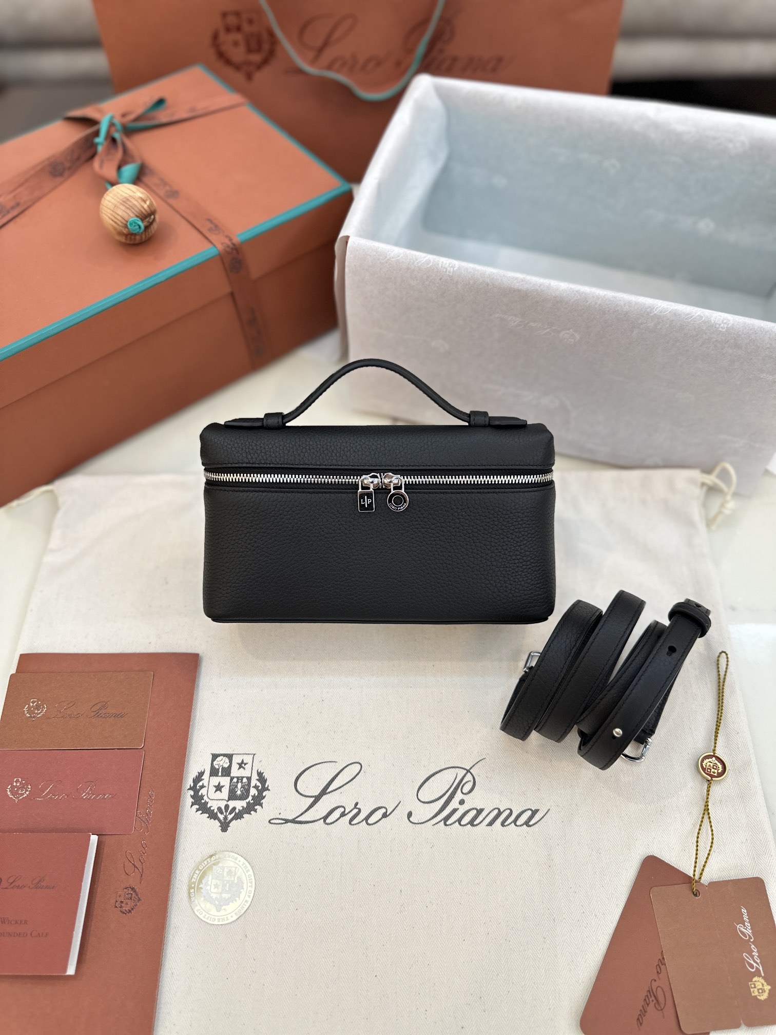 Loro Piana Extra Poket L19 cowhide