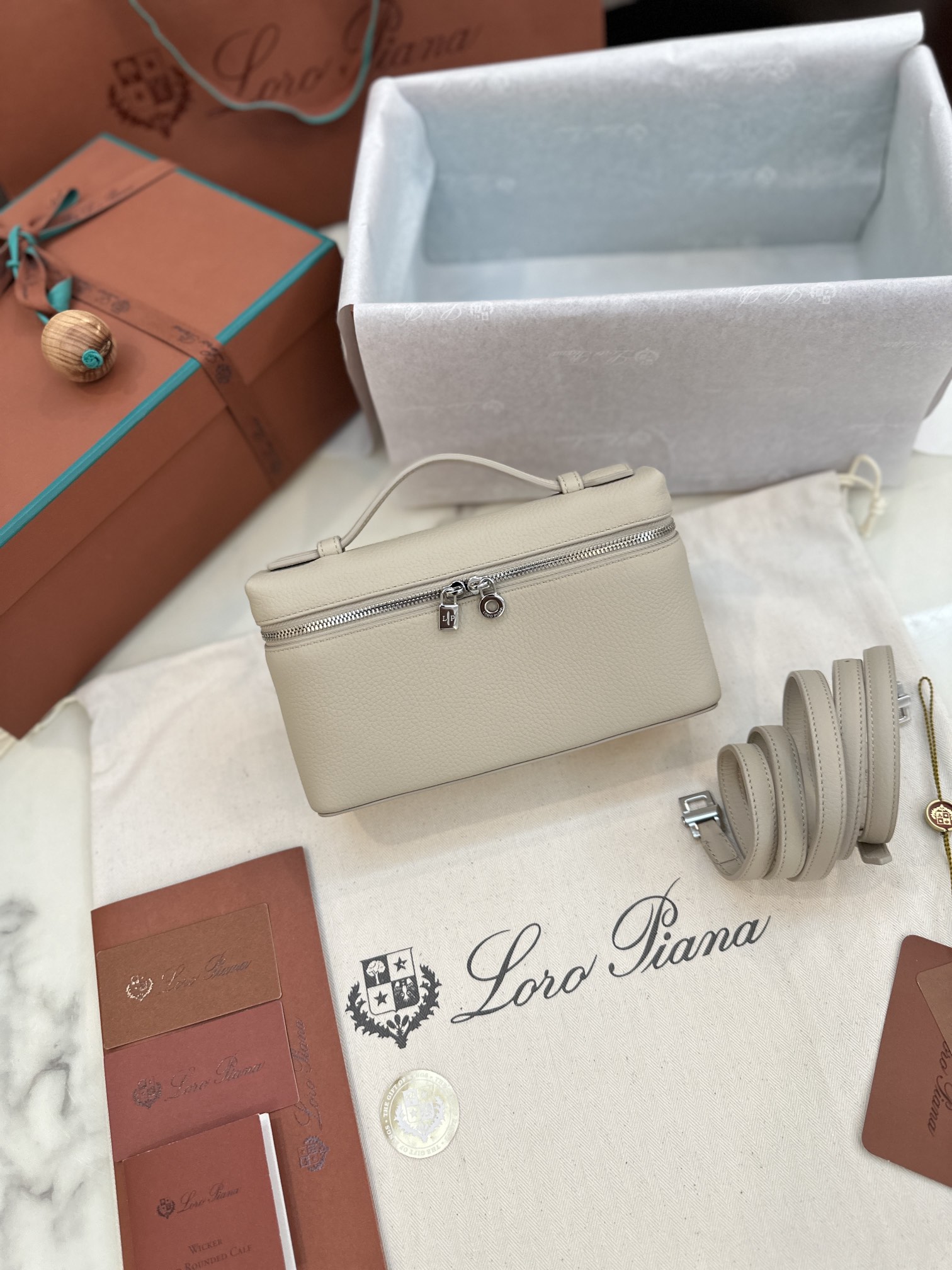 Loro Piana Extra Poket L19 cowhide