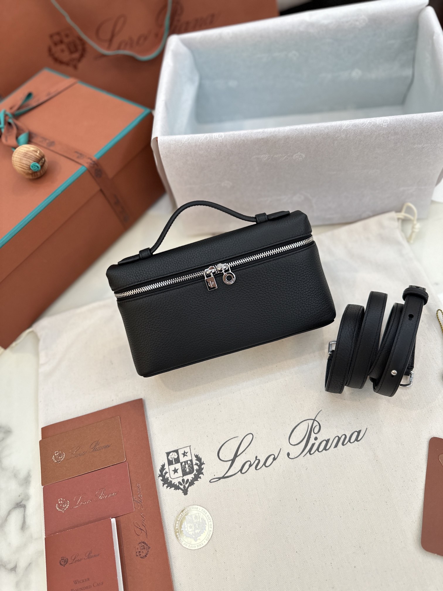 Loro Piana Extra Poket L19 cowhide