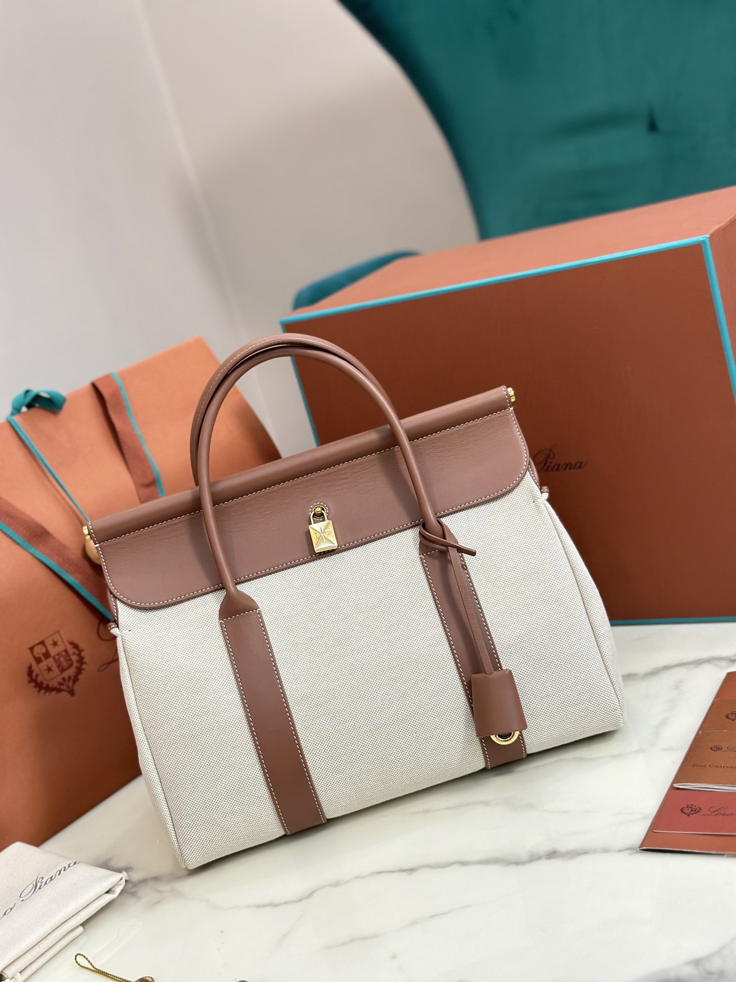 Loro PianaLoro piana Loom L25-L32 cmcowhide