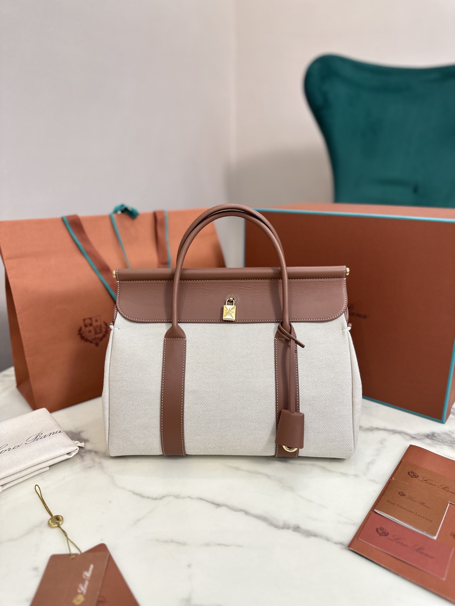 Loro PianaLoro piana Loom L25-L32 cmcowhide