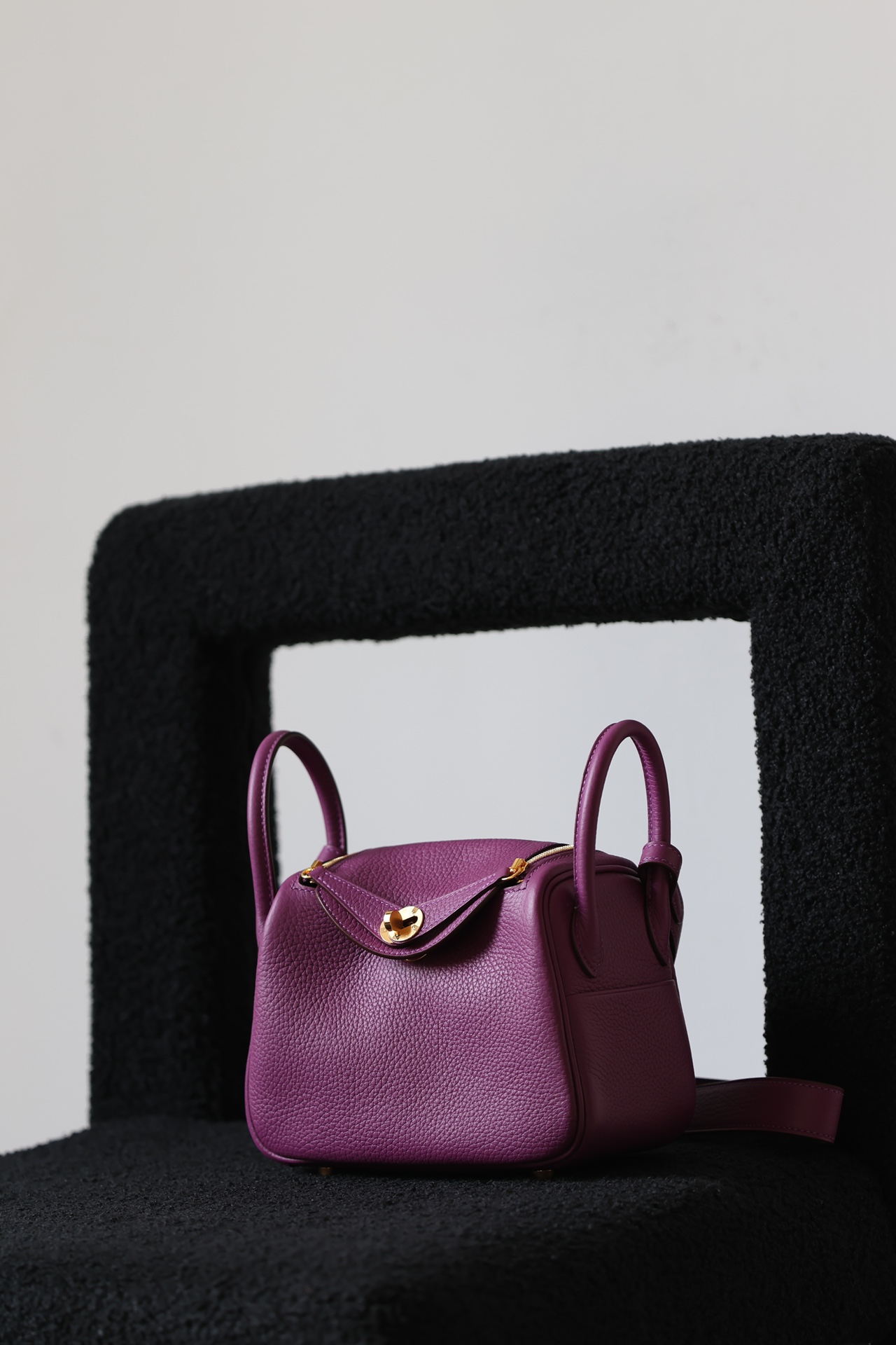 Hermes Lindy #P9 Anemone 19-26cm Togo