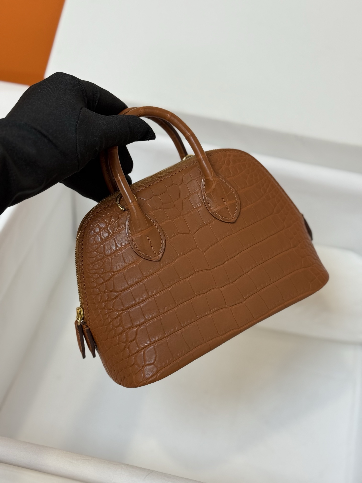 Crocodile skin Bolied #37 Gold 18-25cm