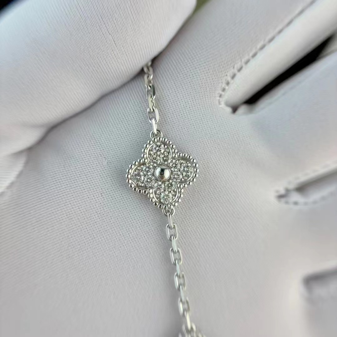 Van Cleef&Arpels 18K gold bracelet AU750