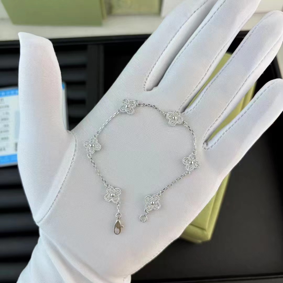 Van Cleef&Arpels 18K gold bracelet AU750