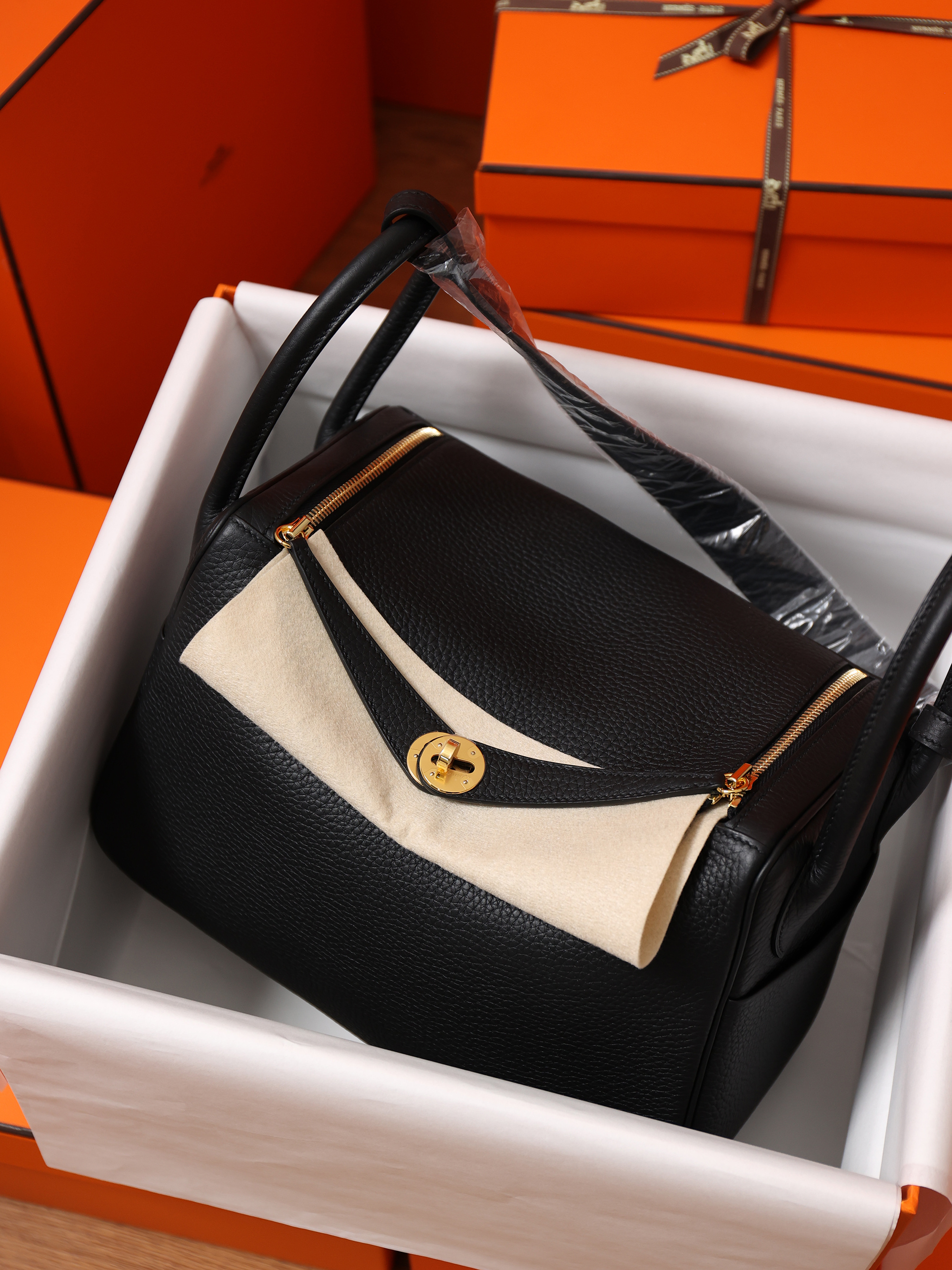Hermes Lindy ##89 Noir Togo 19-26-30cm