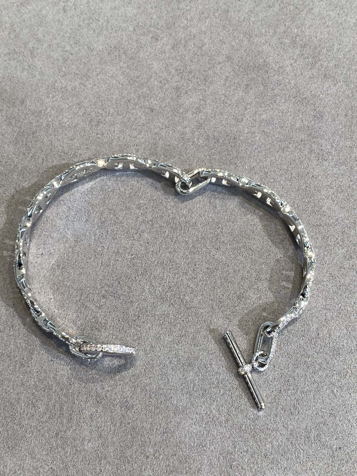 HERMÈS Clic H BRACELET