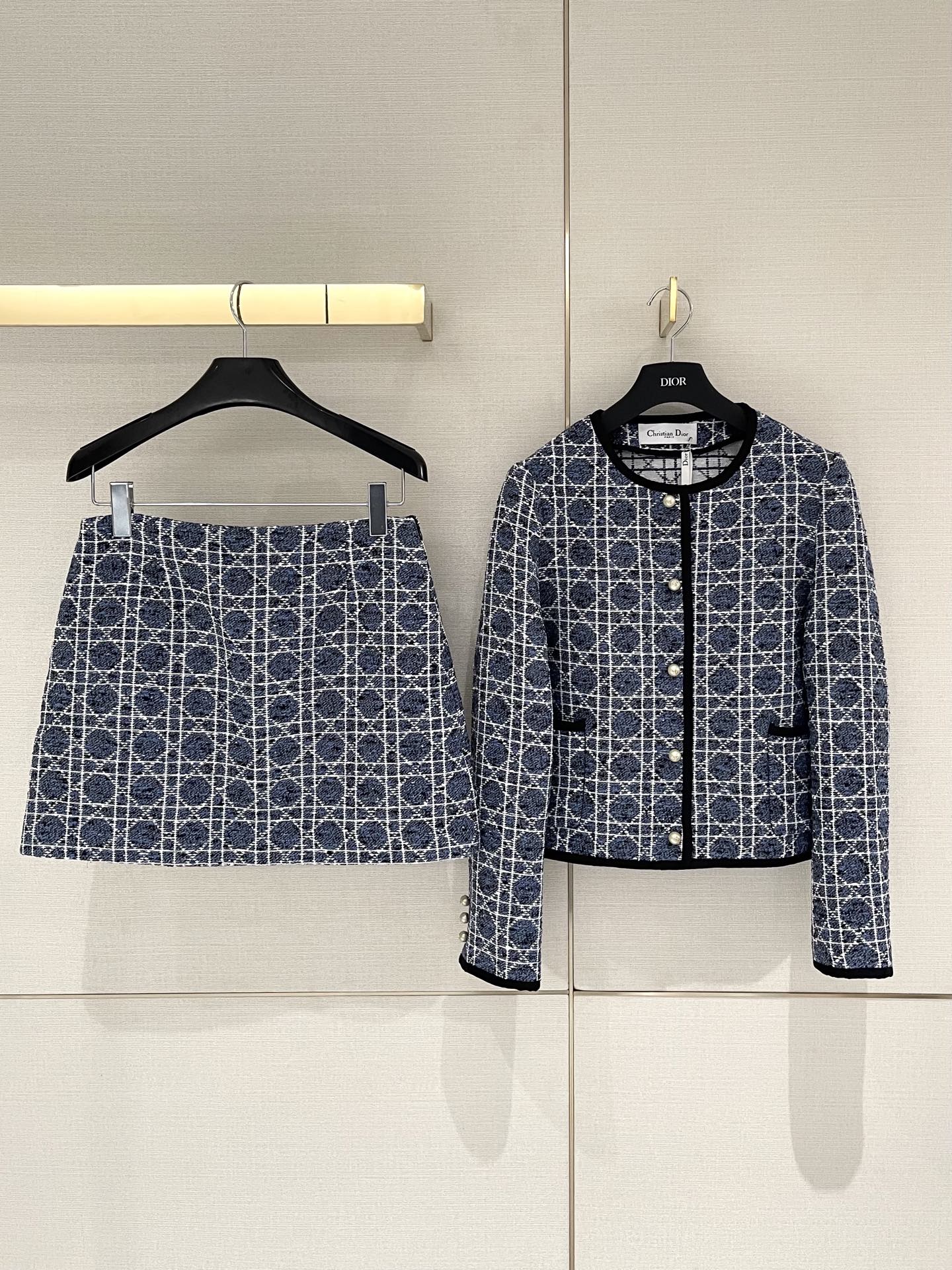 Di*r 25 Tengge Pattern Suit