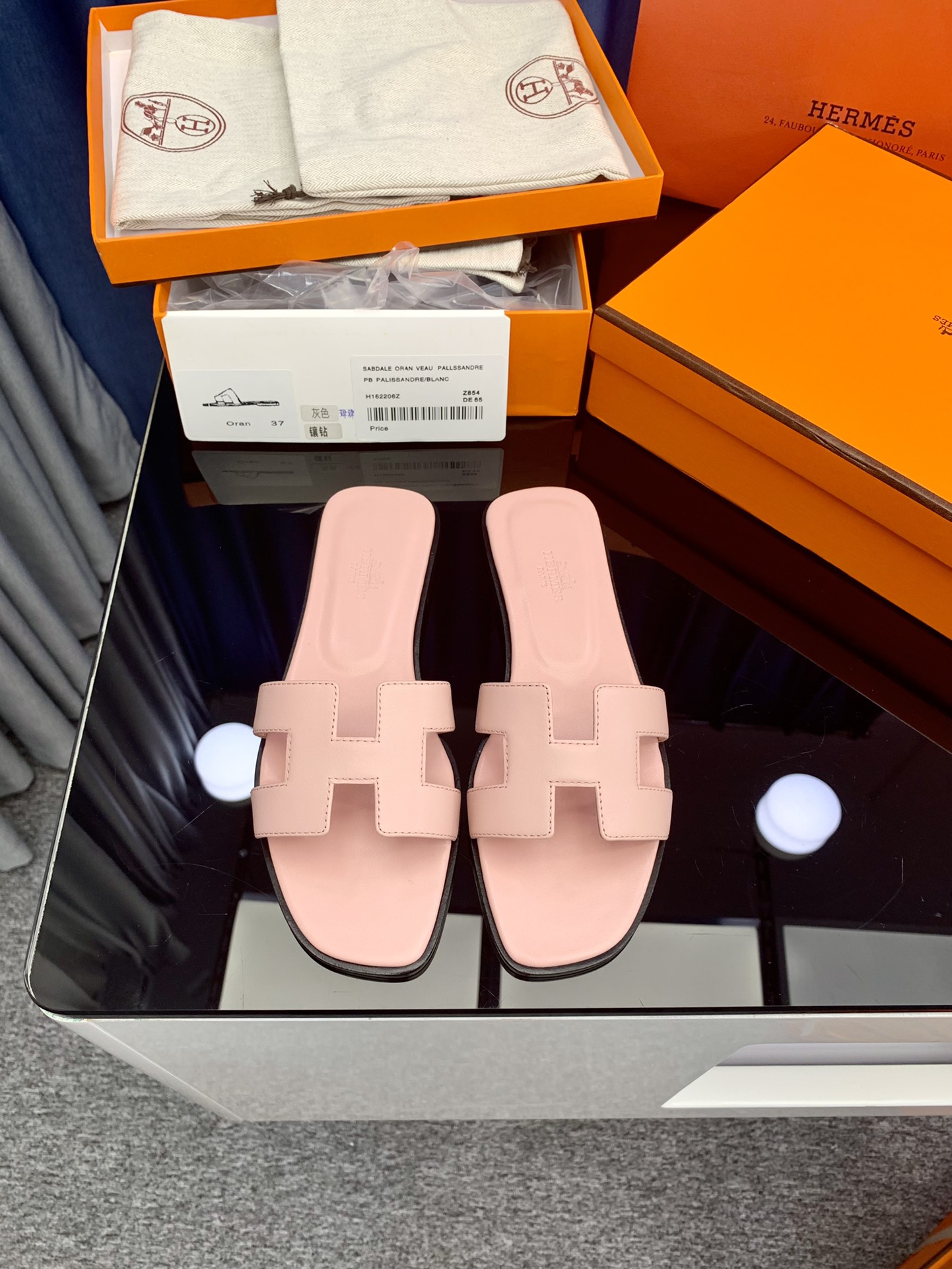 Hermes Slippers （Embossed crocodile print）