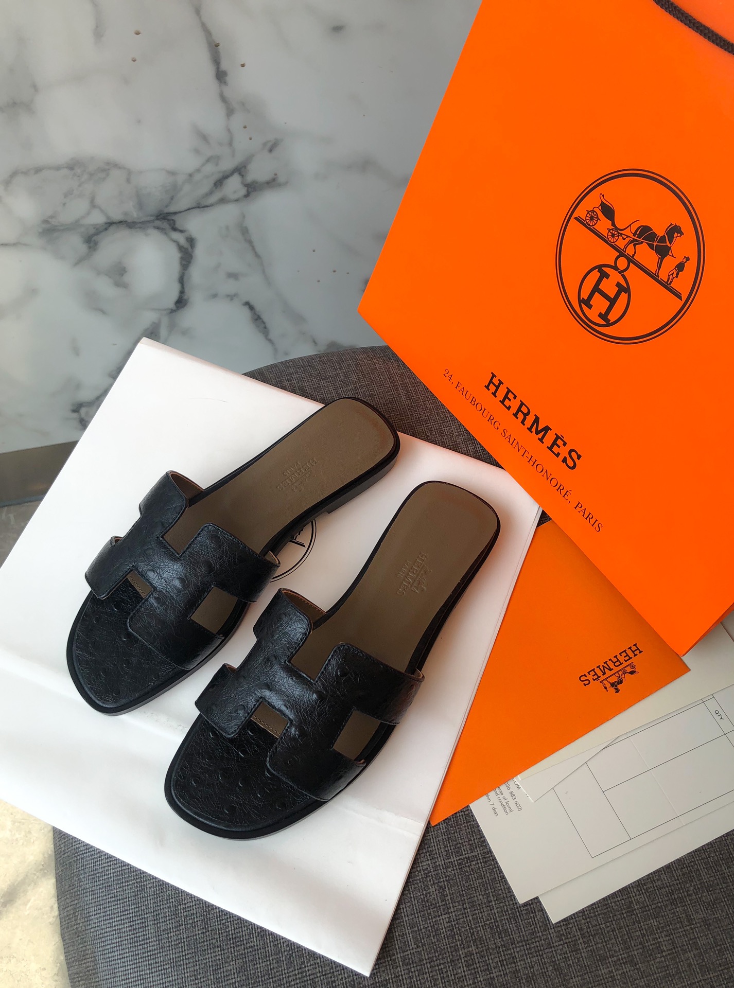 Hermes Slippers （Embossed ostrich pattern）