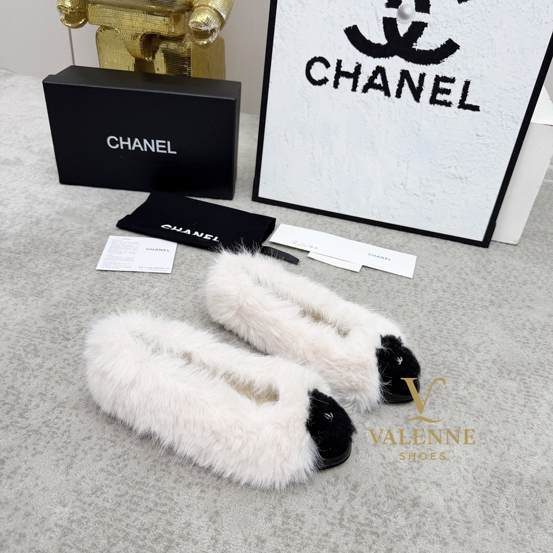 Cha Classic Fuzzy Flat Shoes