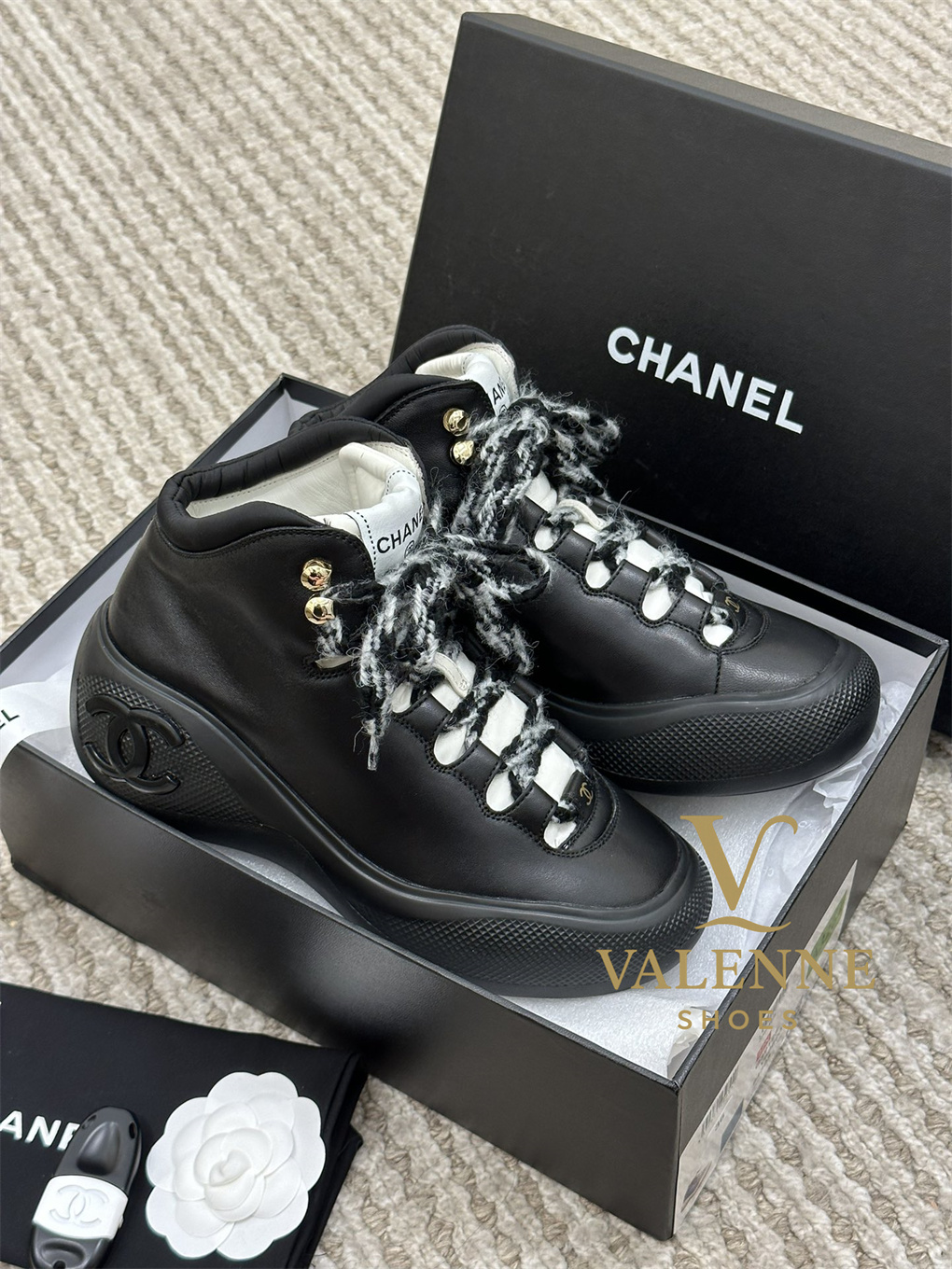 Cha Ski Sneaker