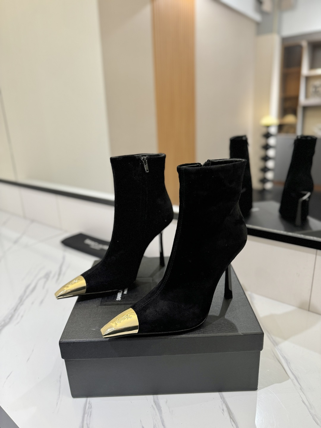 YSL Pointed-toe High-heeled Boots Yves Saint Laurent