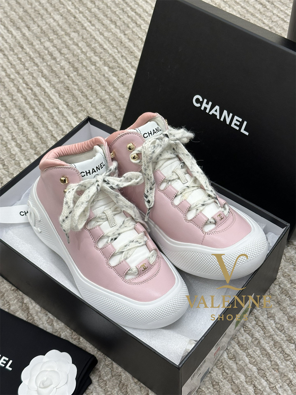 Cha Ski Sneaker