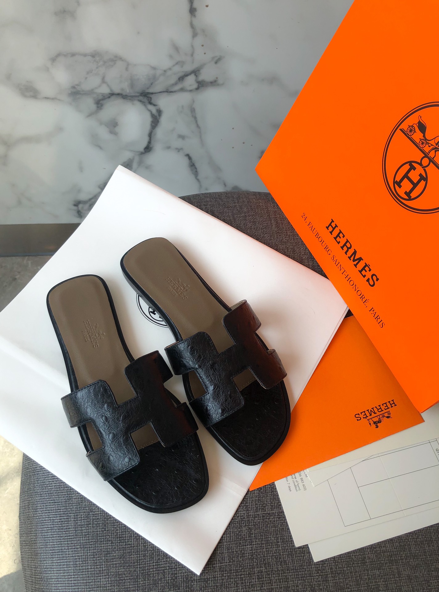 Hermes Slippers （Embossed ostrich pattern）