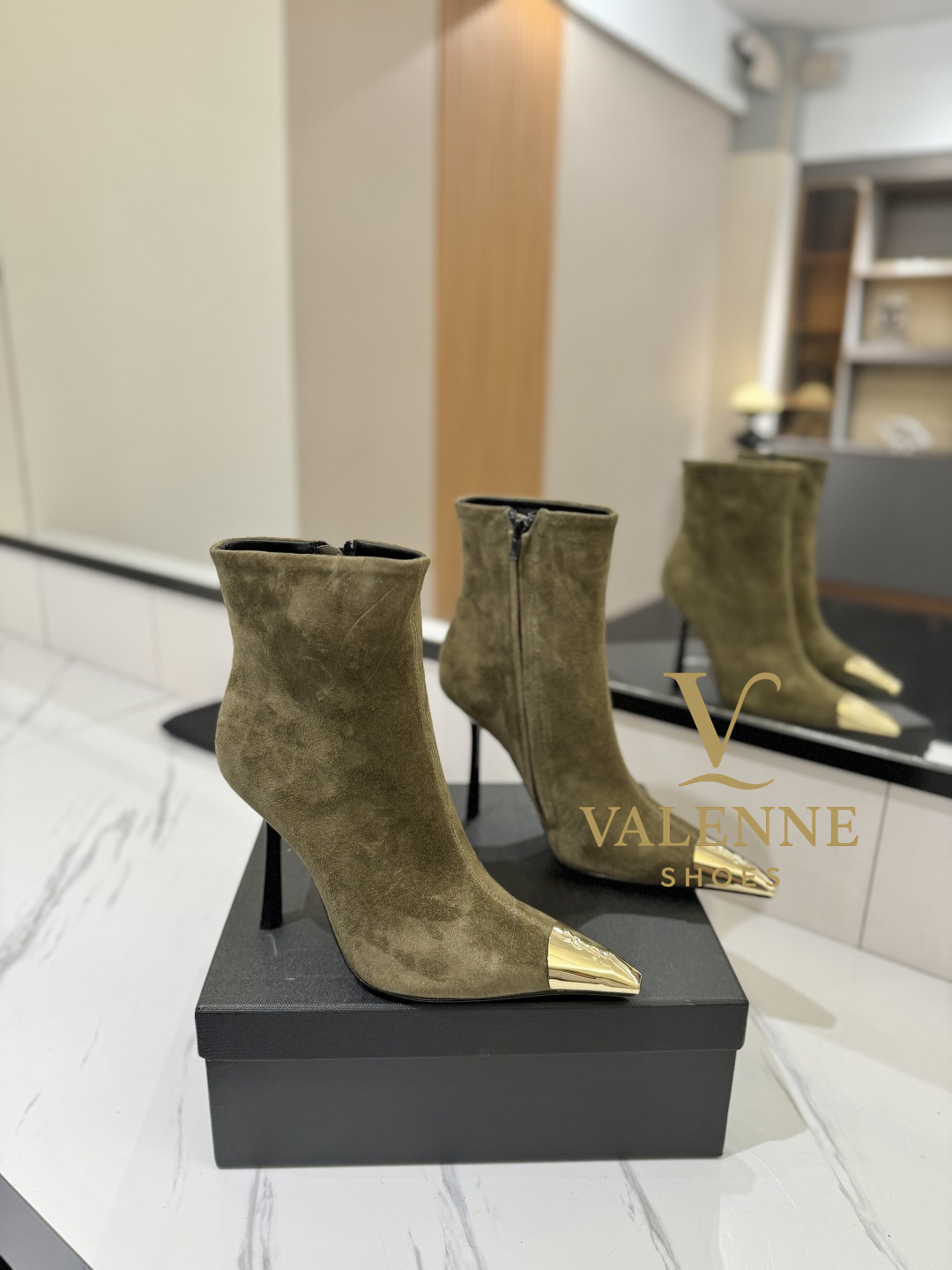 YSL Pointed-toe High-heeled Boots Yves Saint Laurent