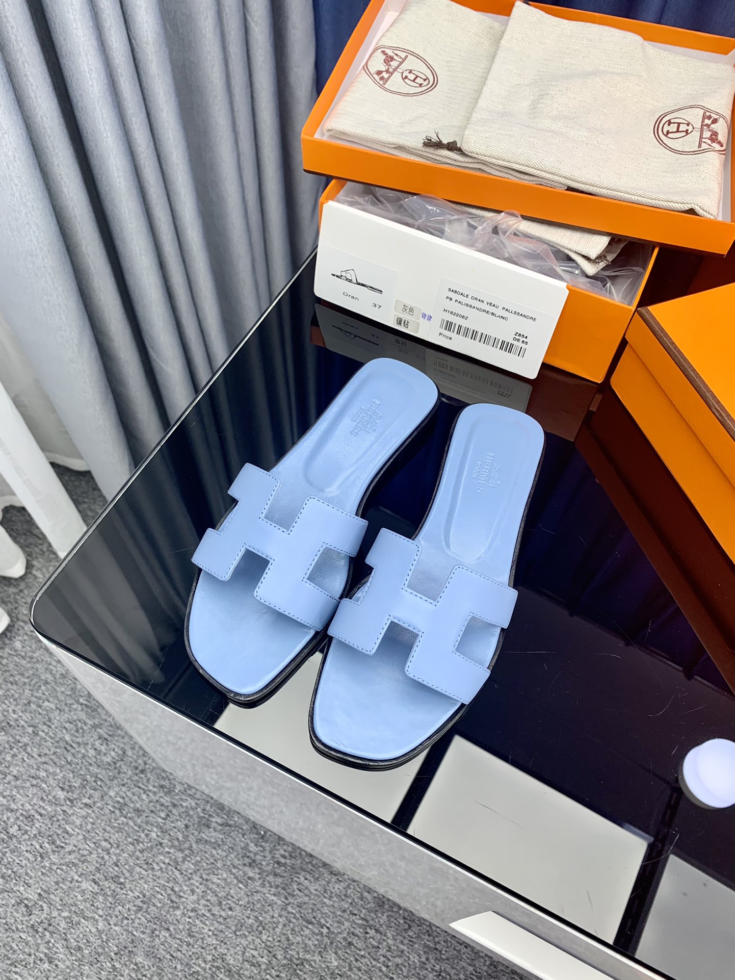 Hermes Slippers （Embossed crocodile print）