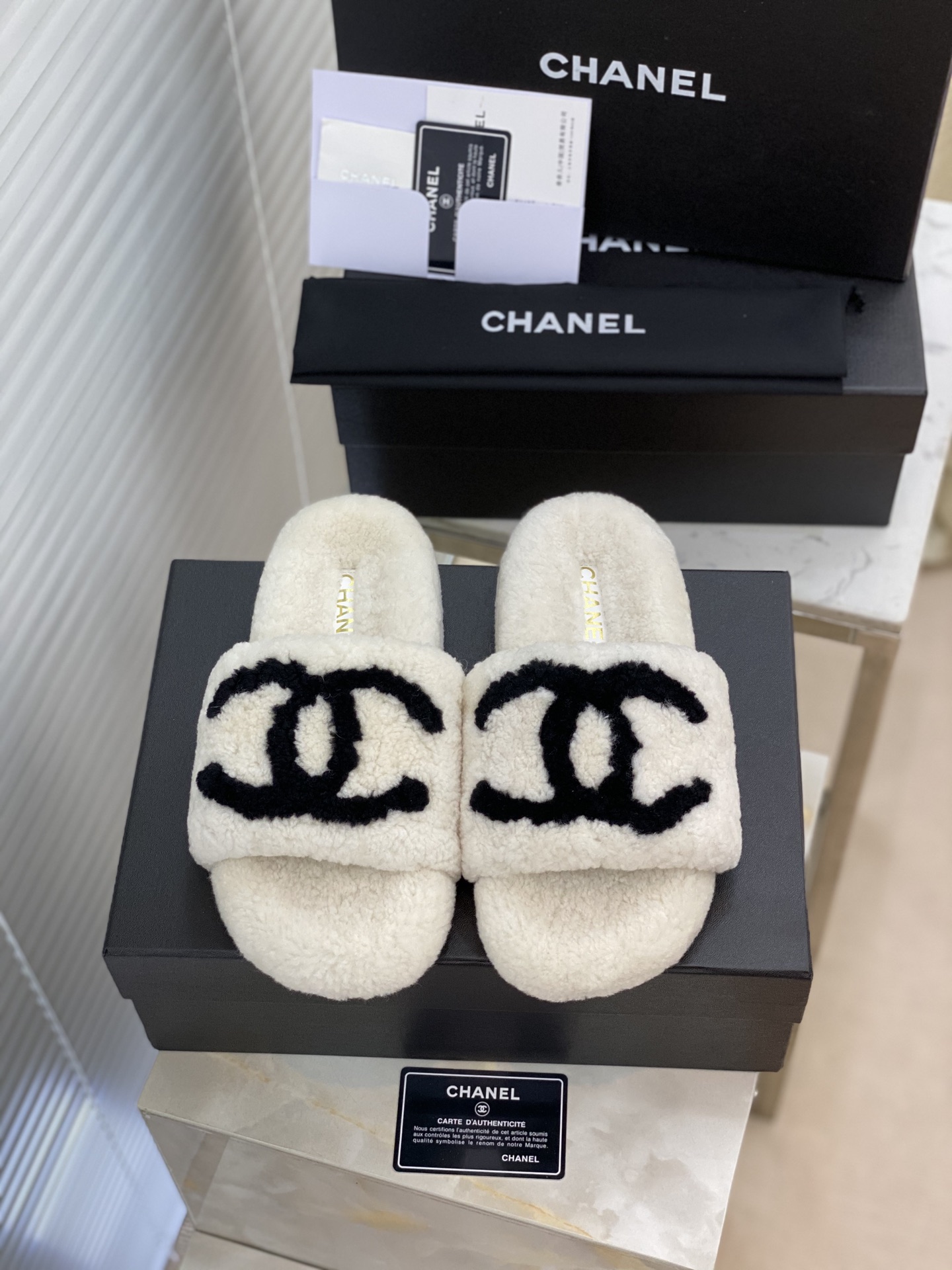 Cha Rabbit fur slippers