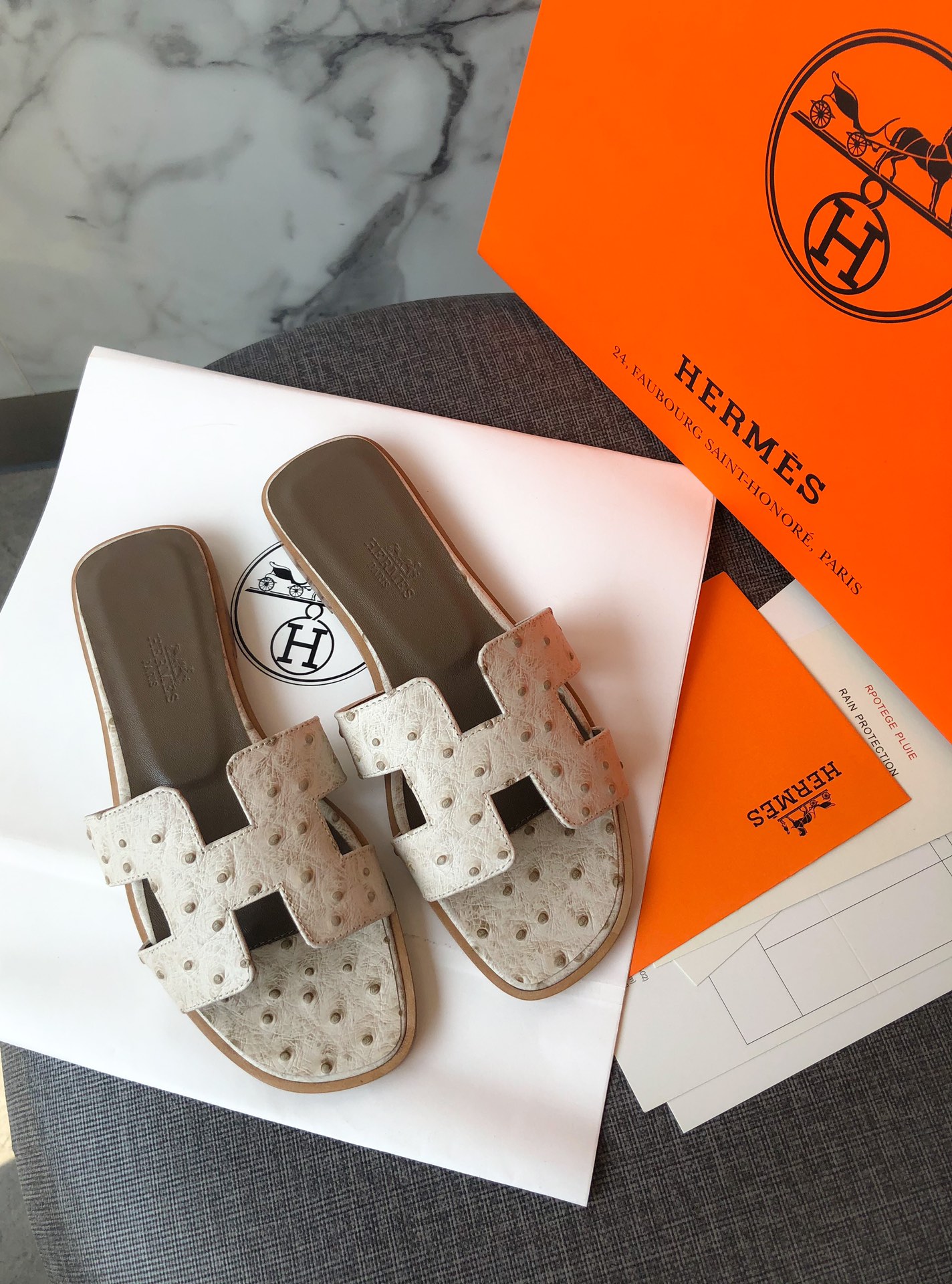 Hermes Slippers （Embossed ostrich pattern）