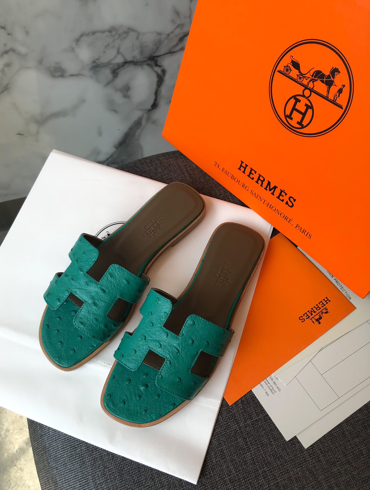 Hermes Slippers （Embossed ostrich pattern）