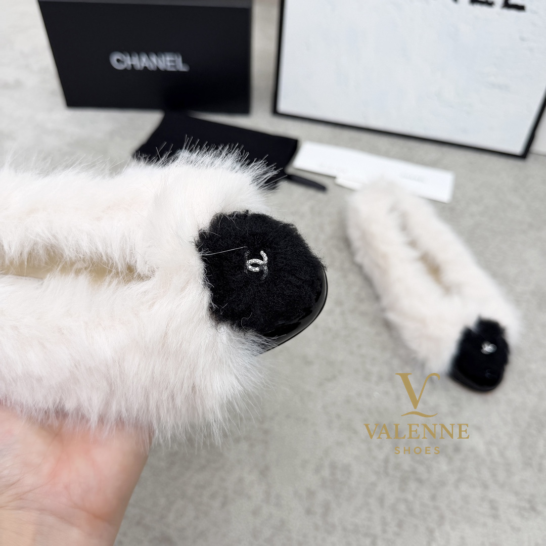 Cha Classic Fuzzy Flat Shoes