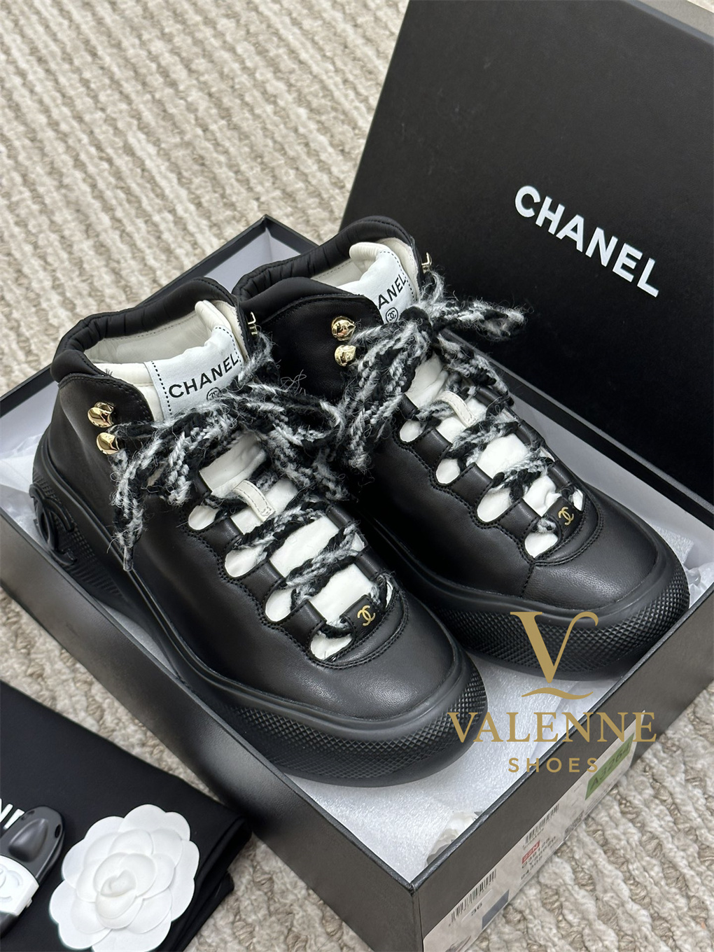 Cha Ski Sneaker