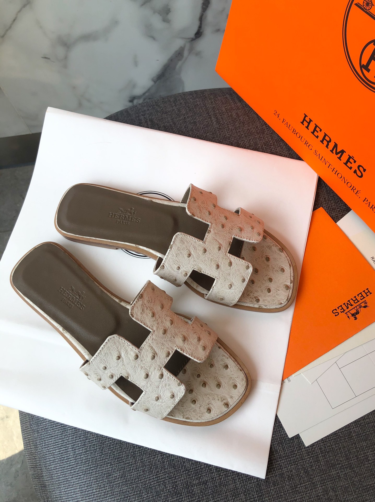 Hermes Slippers （Embossed ostrich pattern）