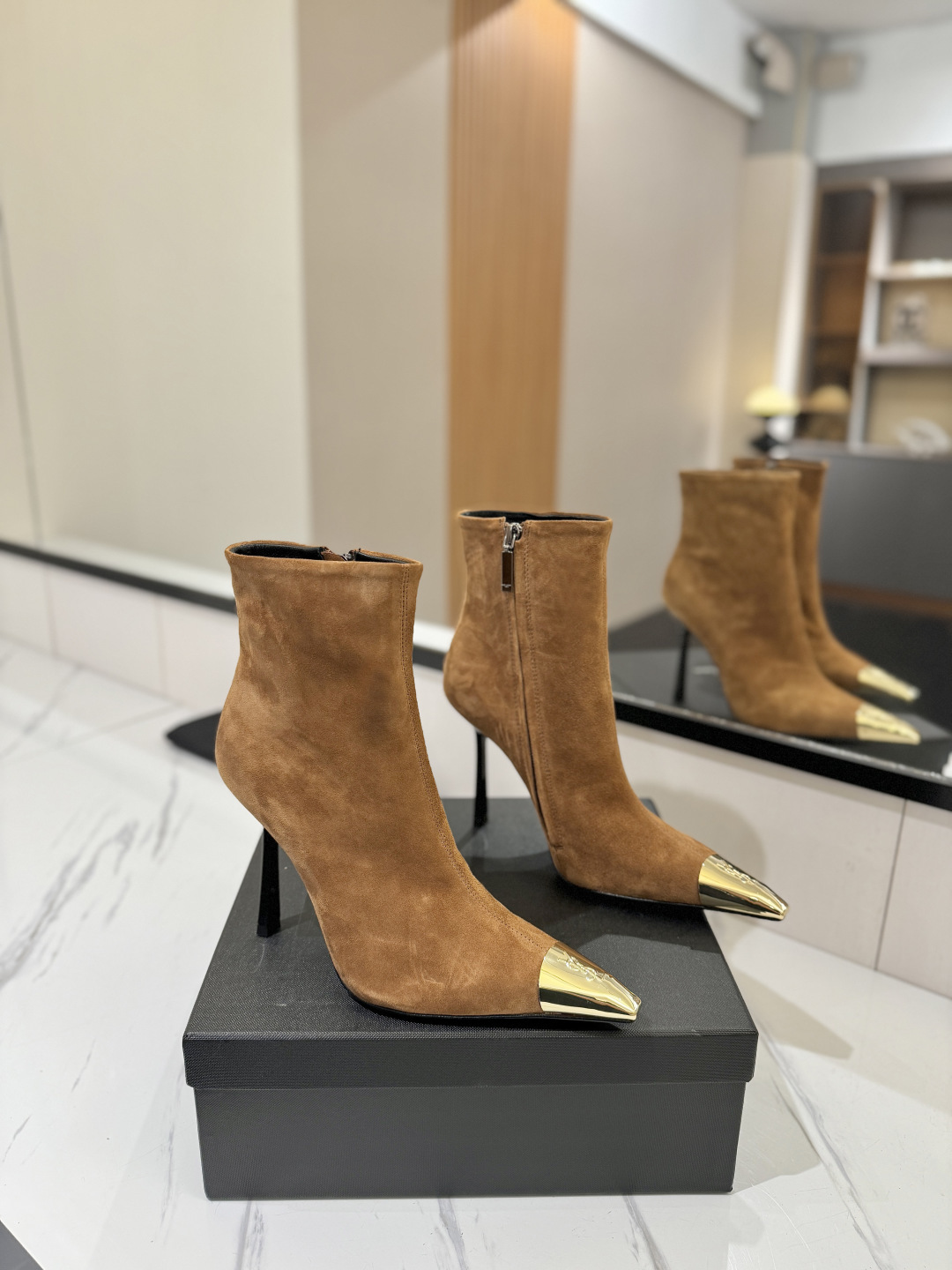 YSL Pointed-toe High-heeled Boots Yves Saint Laurent