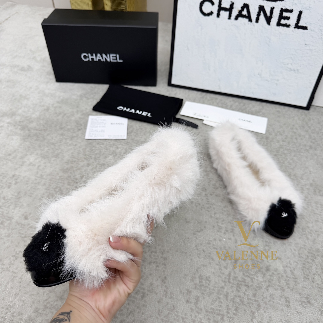 Cha Classic Fuzzy Flat Shoes
