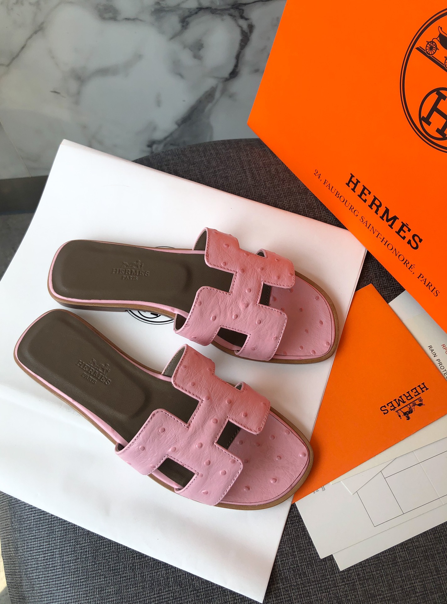 Hermes Slippers （Embossed ostrich pattern）