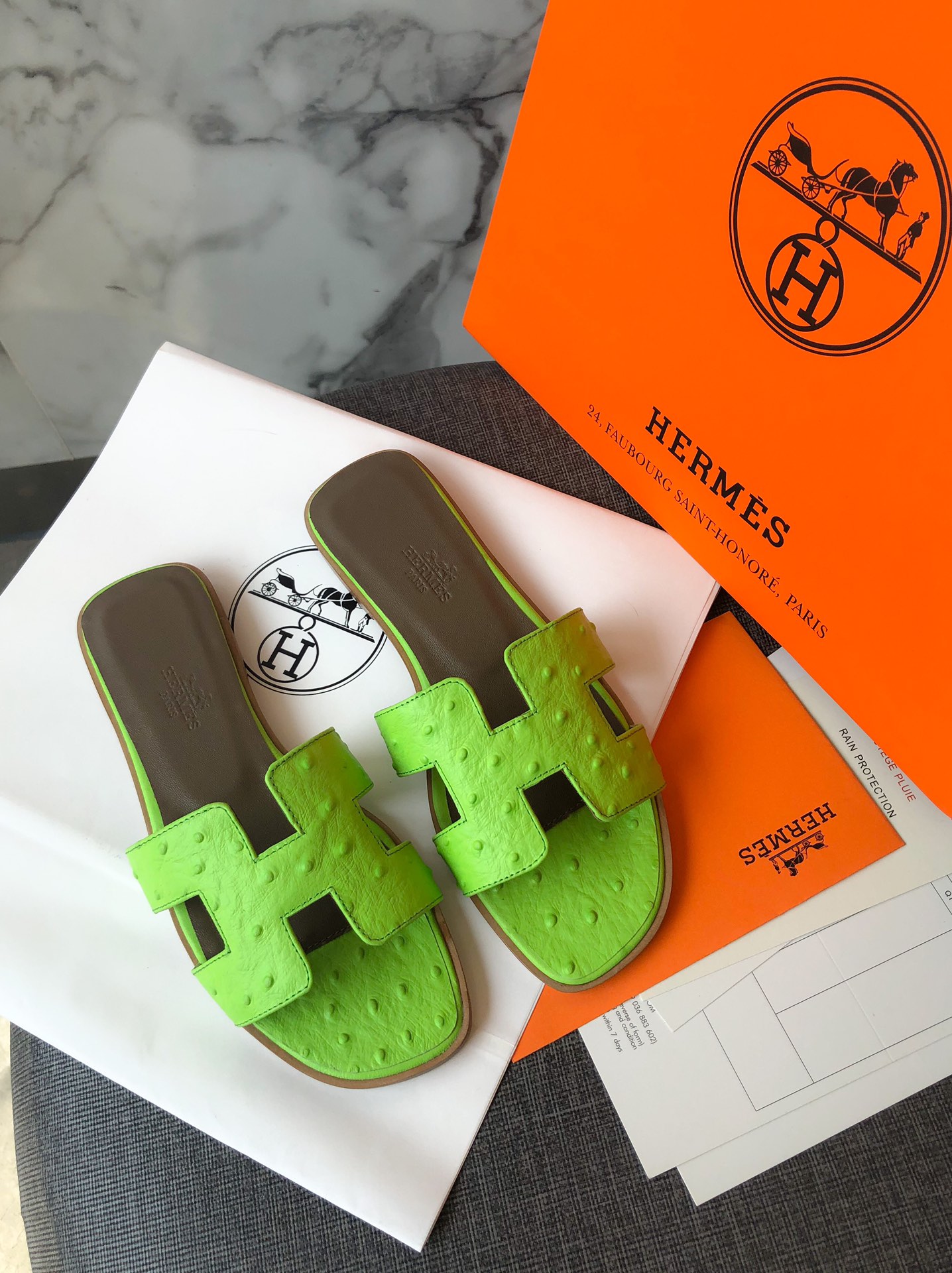 Hermes Slippers （Embossed ostrich pattern）