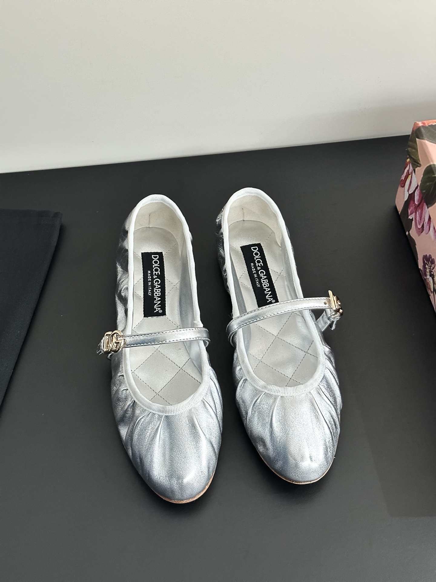 DG Dolce&Gabbana Flat shoes