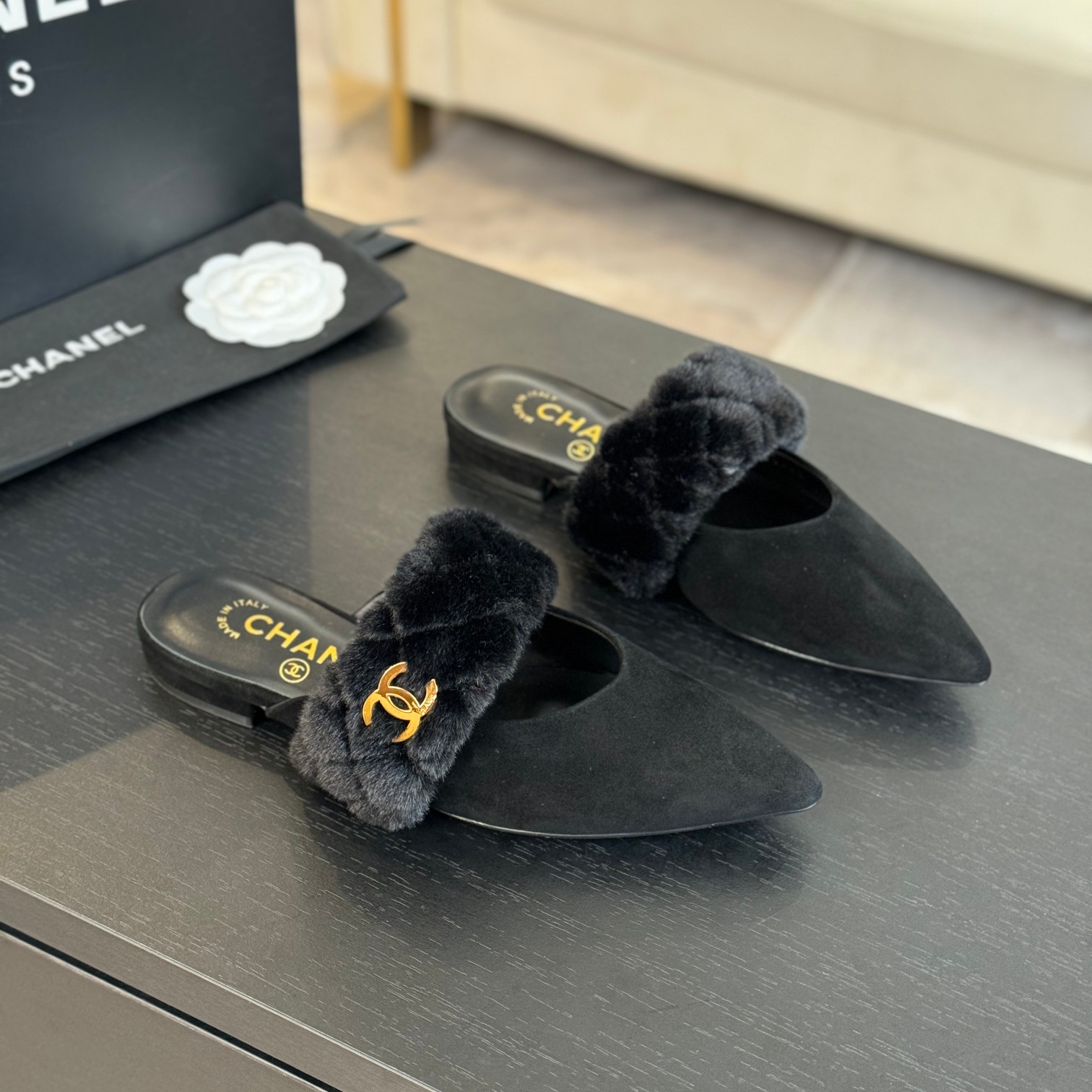 Cha Rabbit fur slippers