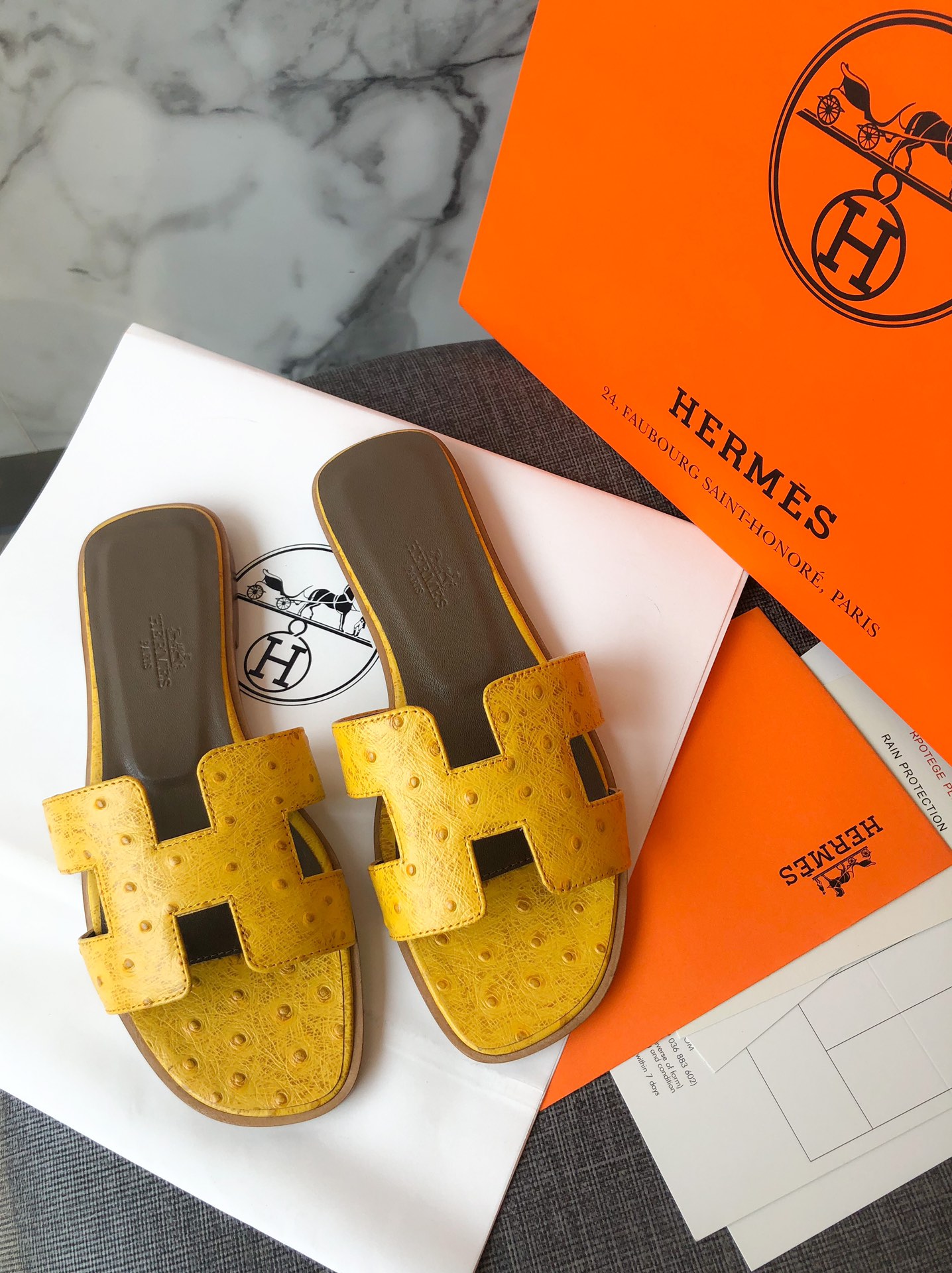 Hermes Slippers （Embossed ostrich pattern）